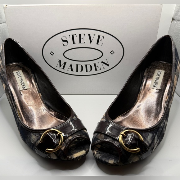 Steve Madden Bezel Plaid Block Heels - Picture 11 of 12